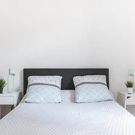 Flamingo Diderot 2 Center Apartment